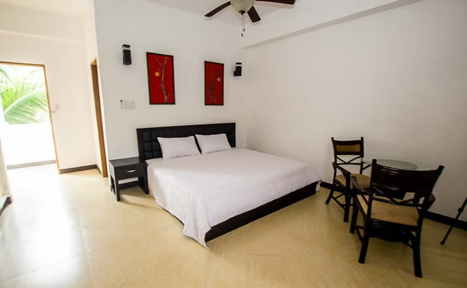 Garden suite with a view of the sea